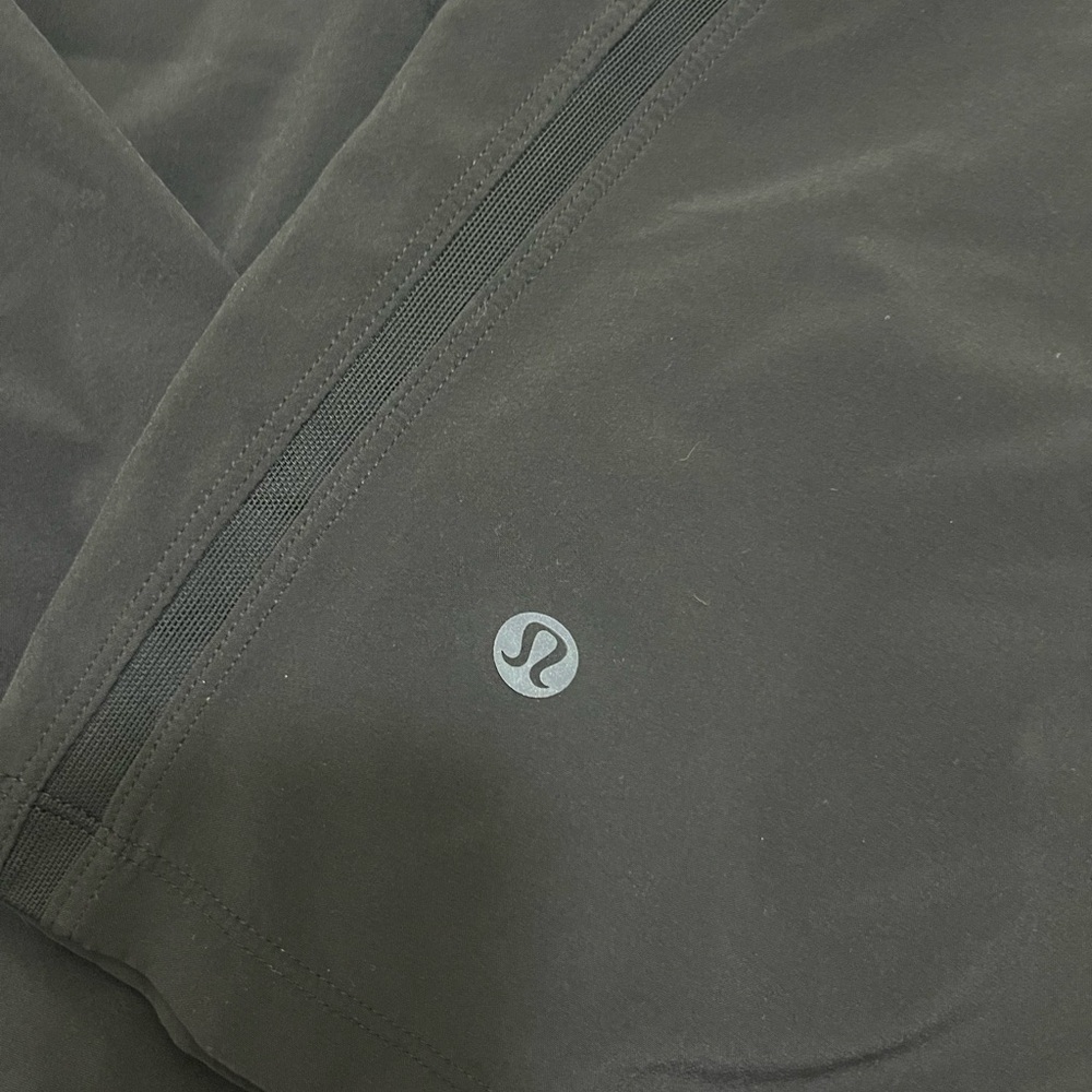 lululemon athletica Black Men's Athletic Shorts with Team Crest Raiders - Picture 3 of 8
